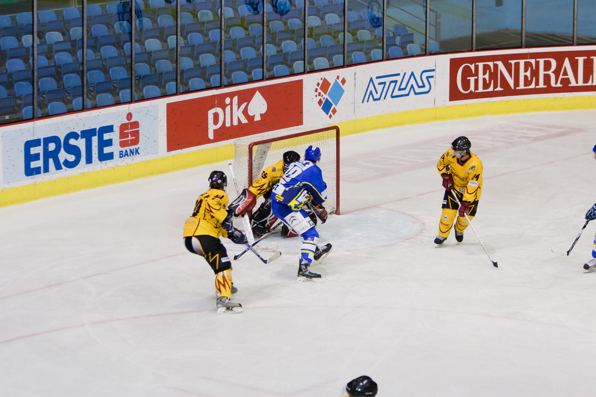 KHL Mladost KHL MEDVESCAK PH 17102011 0019